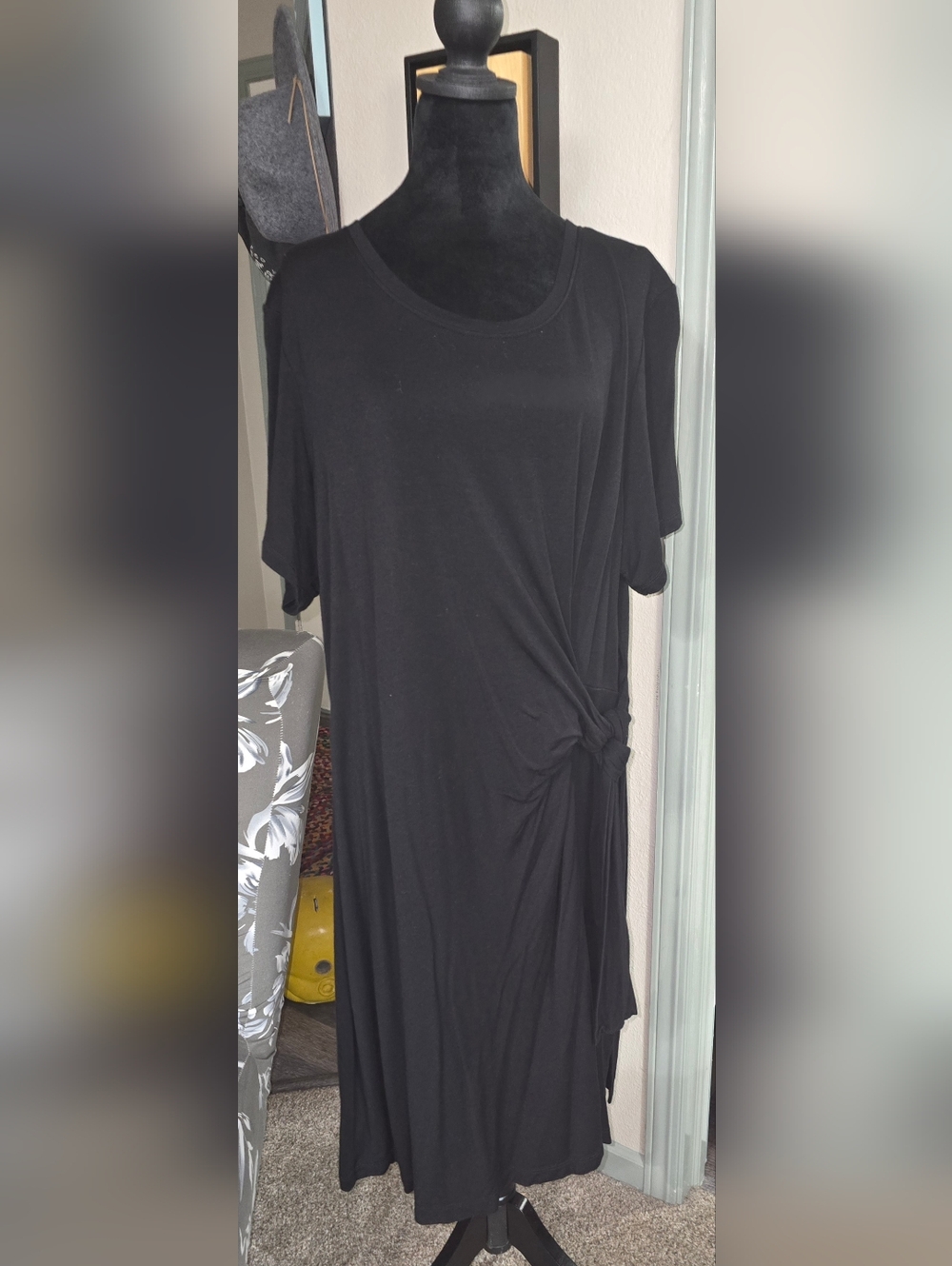 Women's Black Knot-Side Midi Dress